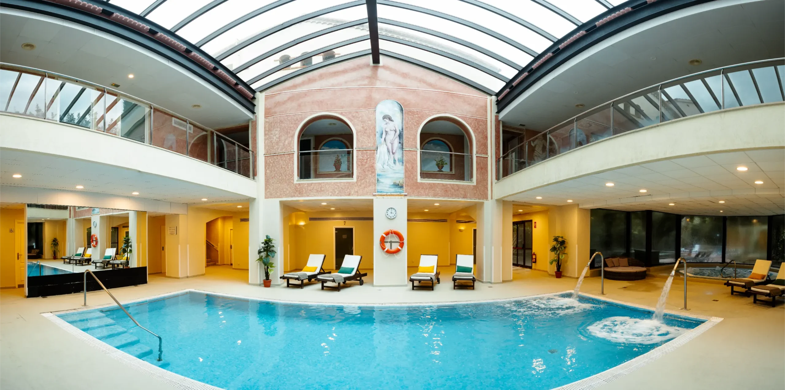 Accés a l’Espai Termal de l’Hotel Termes Montbrió (Tarragona, Catalunya) Accés a l'Espai Termal de l'Hotel Termes Montbrió (Tarragona, Catalunya)
