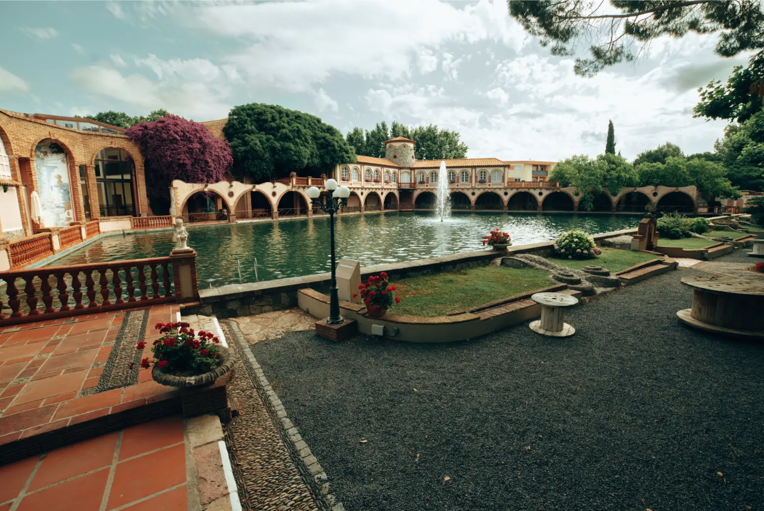 Hotel-Termes-Montbrio-Balneario-Tarragona-Resort-Termal-Espacios exteriores amplios-2