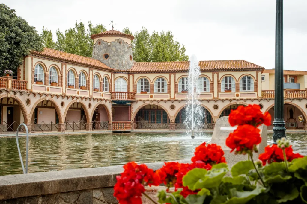 Hotel Termes montbrio balneario centro termal tarragona catalunya ()